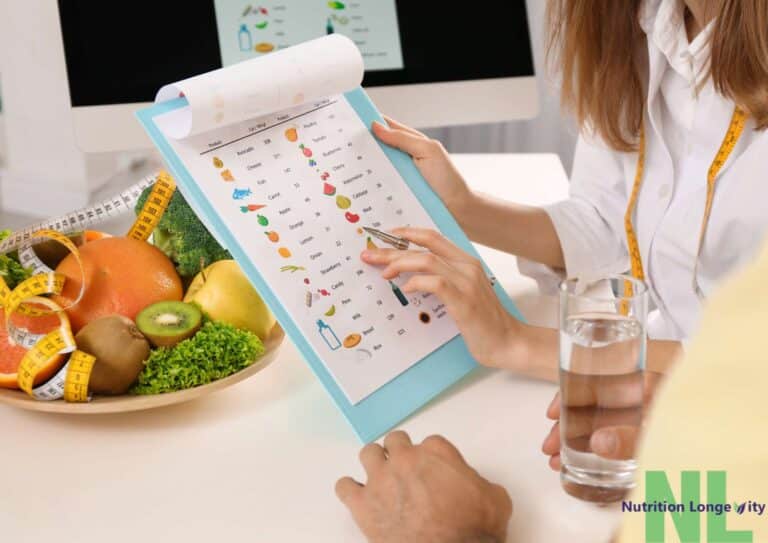 What Is the Difference Between a Clinical Nutritionist and a Nutritionist