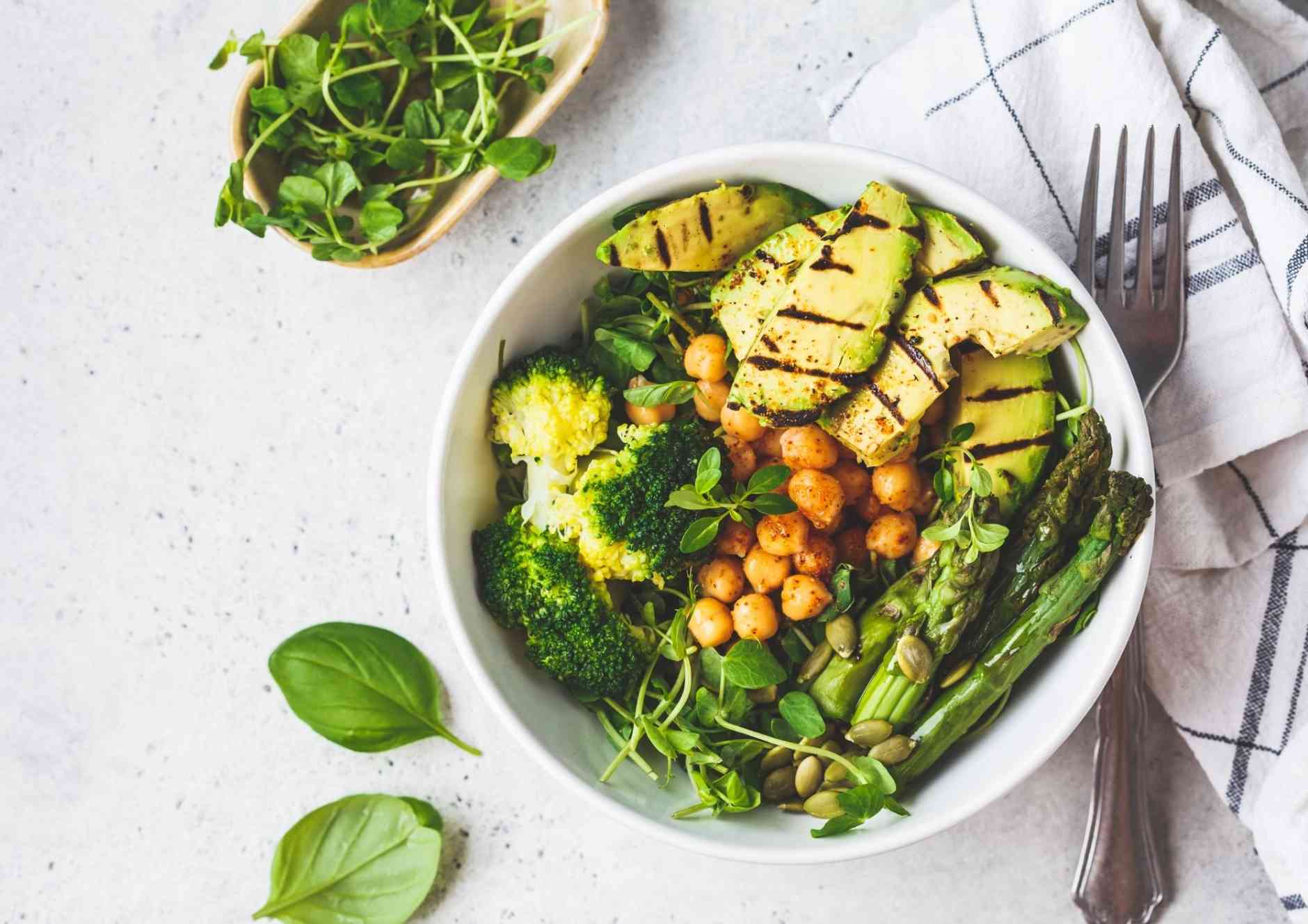 Jake Biggs, developing healthy food habits in kids through practical nutrition advice.