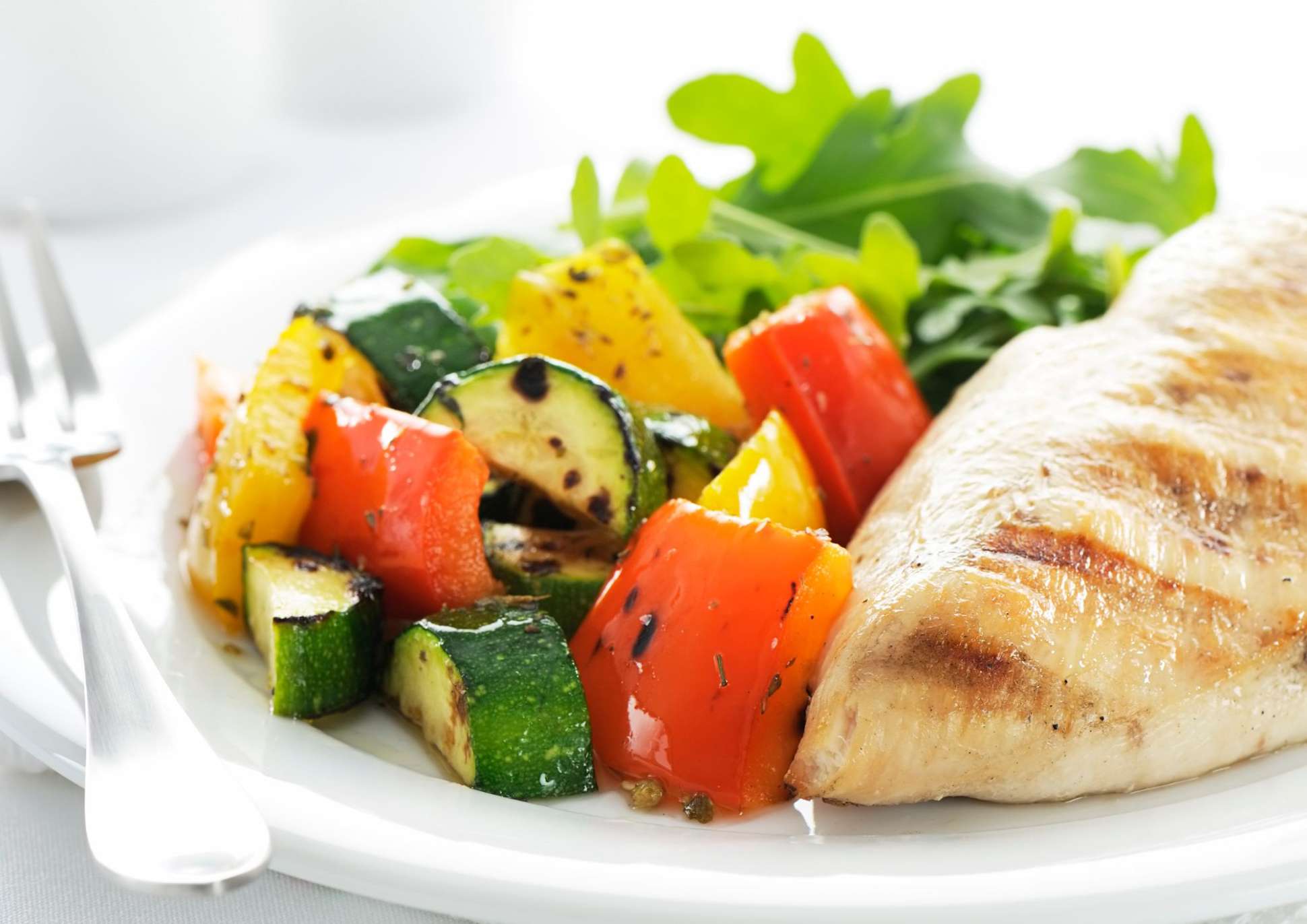 Jake Biggs is a online women's health nutritionist.
