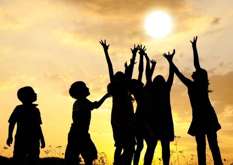 Jake Biggs is a Sydney-based children’s nutritionist who specialises in personalised nutrition plans tailored to support growth, energy, and overall wellbeing in kids.
