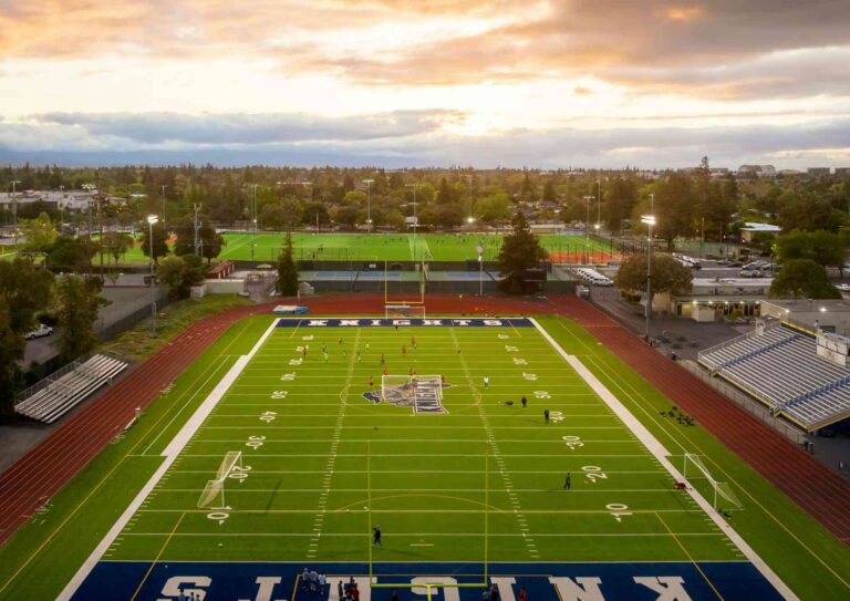 Jake Biggs is a Sydney-based american football nutritionist specialising in performance nutrition for American football athletes. He delivers evidence-based, position-specific strategies that optimise strength, speed, recovery, and metabolic resilience across all levels of play—from grassroots to elite.