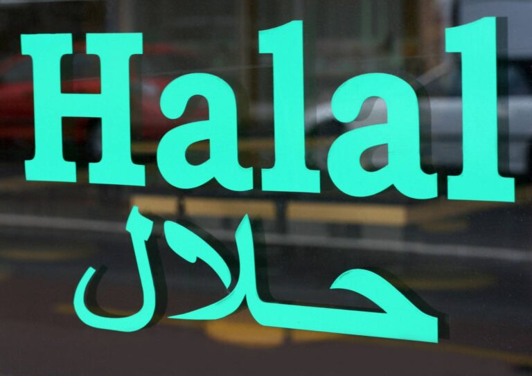 Jake Biggs is a leading halal nutritionist based in Sydney, Australia, specialising in evidence-based, halal-compliant nutrition plans for individuals, families, and athletes.