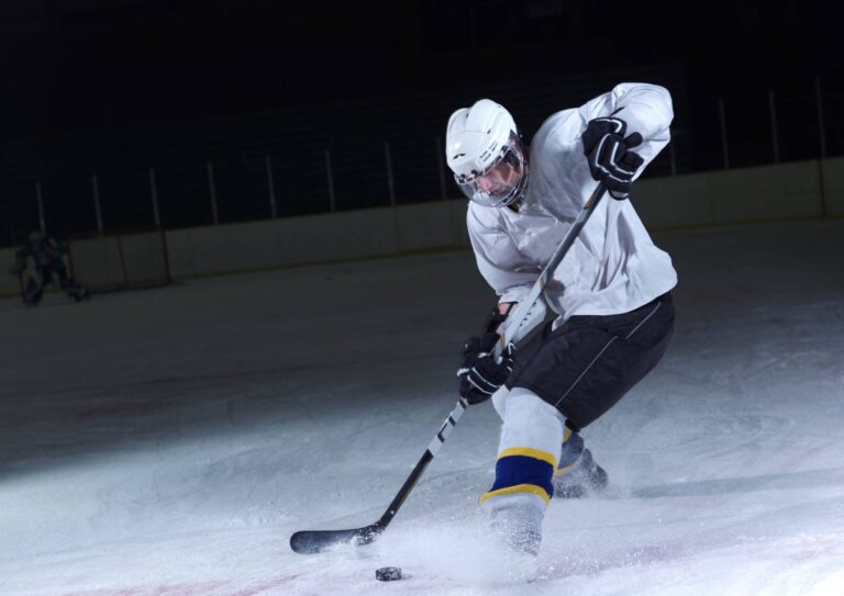 Jake Biggs is a leading Sydney-based ice hockey nutritionist, delivering personalised, evidence-based nutrition plans to optimise endurance, accelerate recovery, and elevate game-day performance across every shift, sprint, and collision.