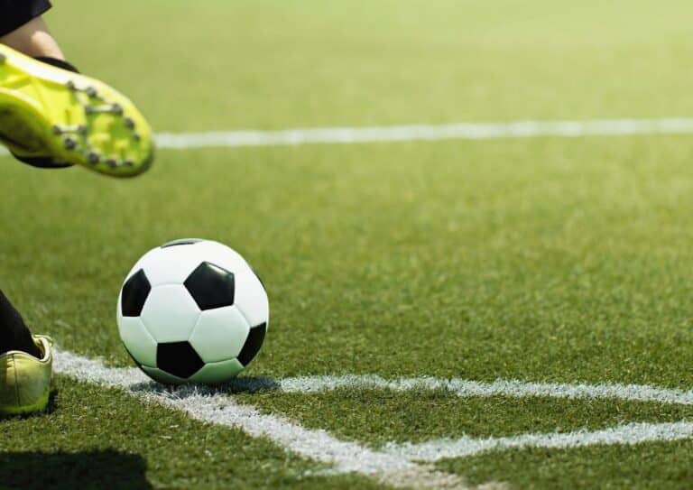 Jake Biggs is a soccer nutritionist in Sydney, specialising in individualised soccer specific sports nutrition plans for teenagers, aspiring soccer players and elite soccer athletes.