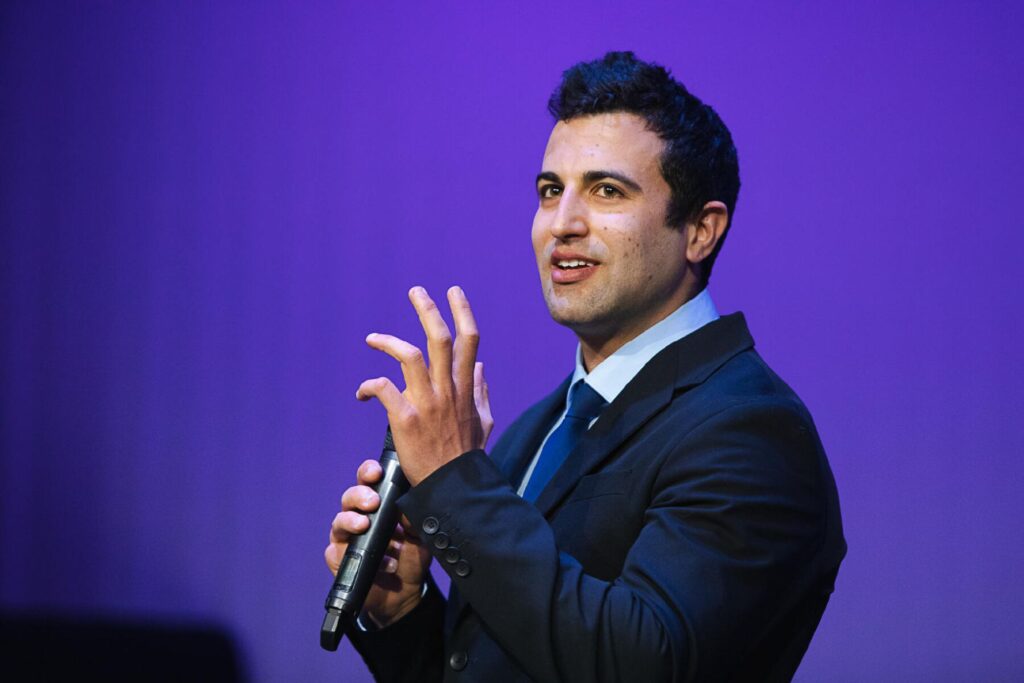 What Is Corporate Nutrition? 2 Jake Biggs is a corporate nutrition speaker in Sydney, Australia.