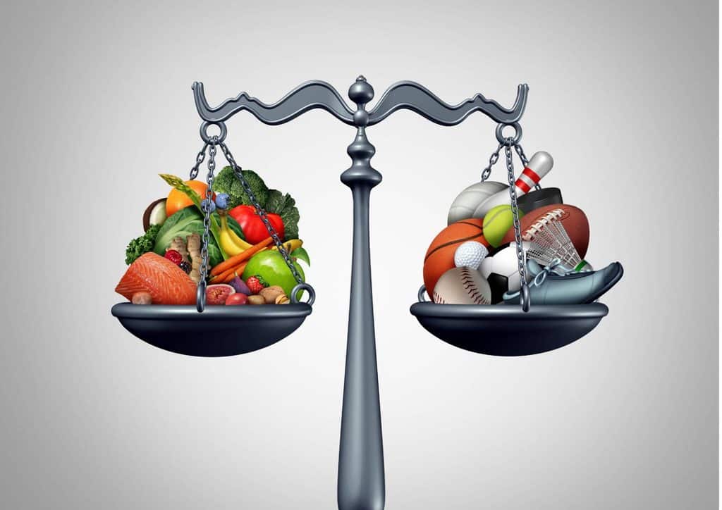 What Is Sustainable Weight Loss? 27 A scale balancing healthy food items on one side and exercise equipment on the other, symbolising health and wellness.