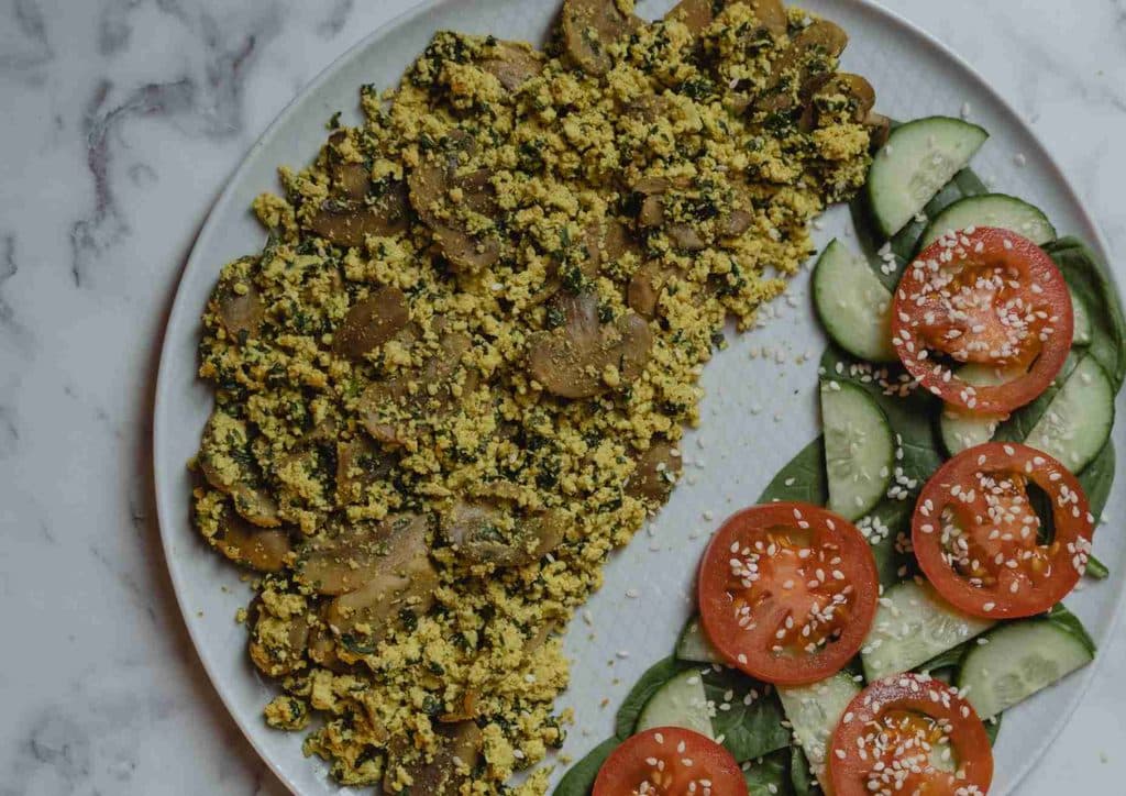 Healthy Lunches for Weight Loss: Work and Home Ideas 22 A plate filled with a colourful salad featuring various fresh vegetables.